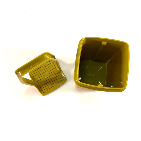 Tupperware Pick-A-Deli 1330-12 Avocado Green Pickle Container Vintage 1970s - Picture 3 of 7